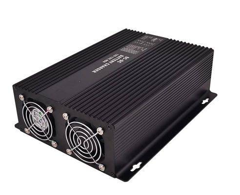 Ładowarka baterii 12V 30A DC z 390W Pvmax ochrona od odwrotnej biegunności wodoodporna IP20/IP65