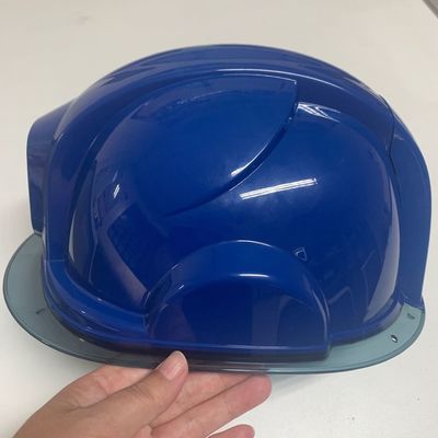 Niebieski inteligentny kask bezpieczeństwa z wbudowaną kamerą 4G WIFI GPS Blue Tooth Multi Intercom Centralna platforma monitorowania